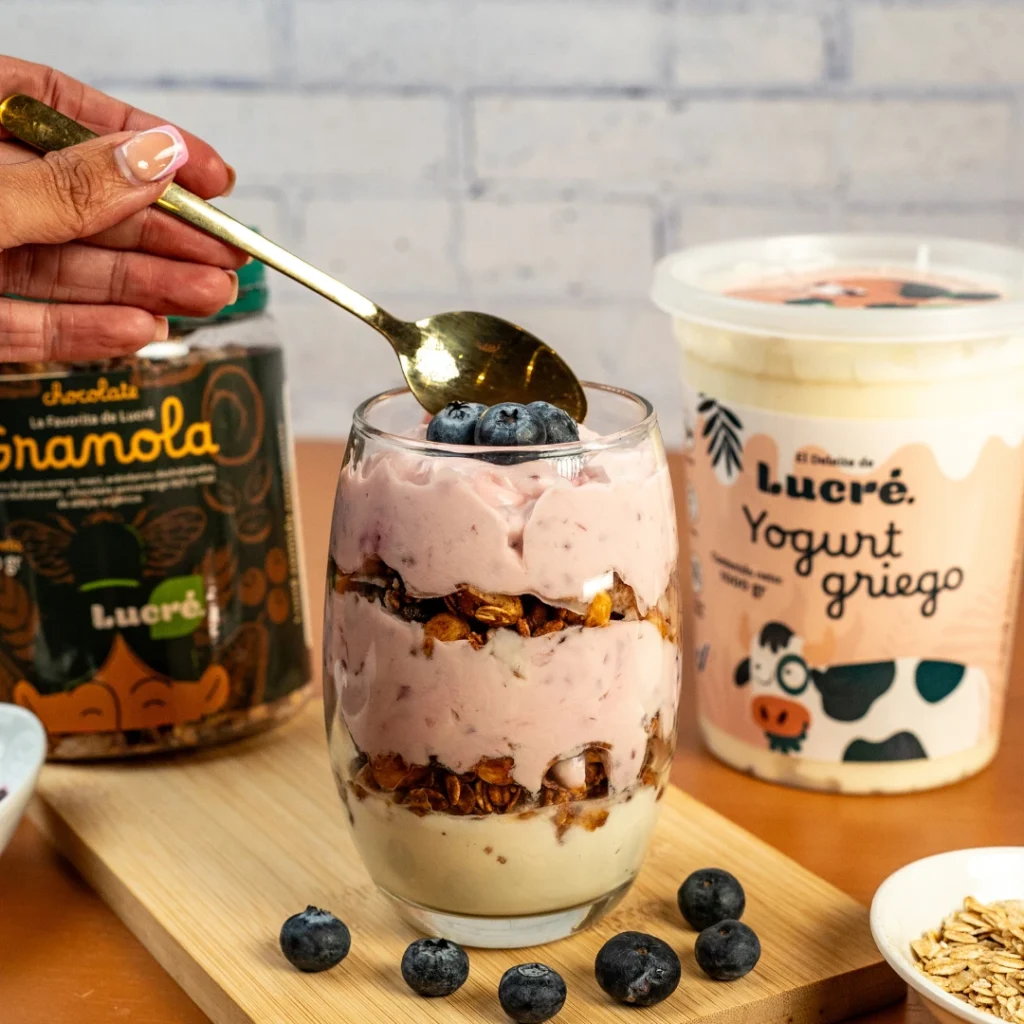 Bowl de Granola y Yogurt – Desayuno Nutritivo y Delicioso